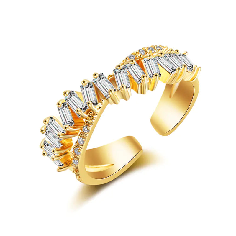 Luzora™ Crowned Light – 18K Gold-Plated Baguette Statement Ring