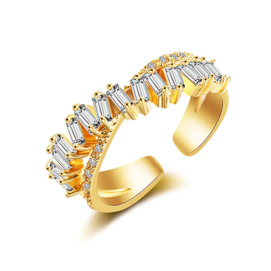 Luzora™ Crowned Light – 18K Gold-Plated Baguette Statement Ring