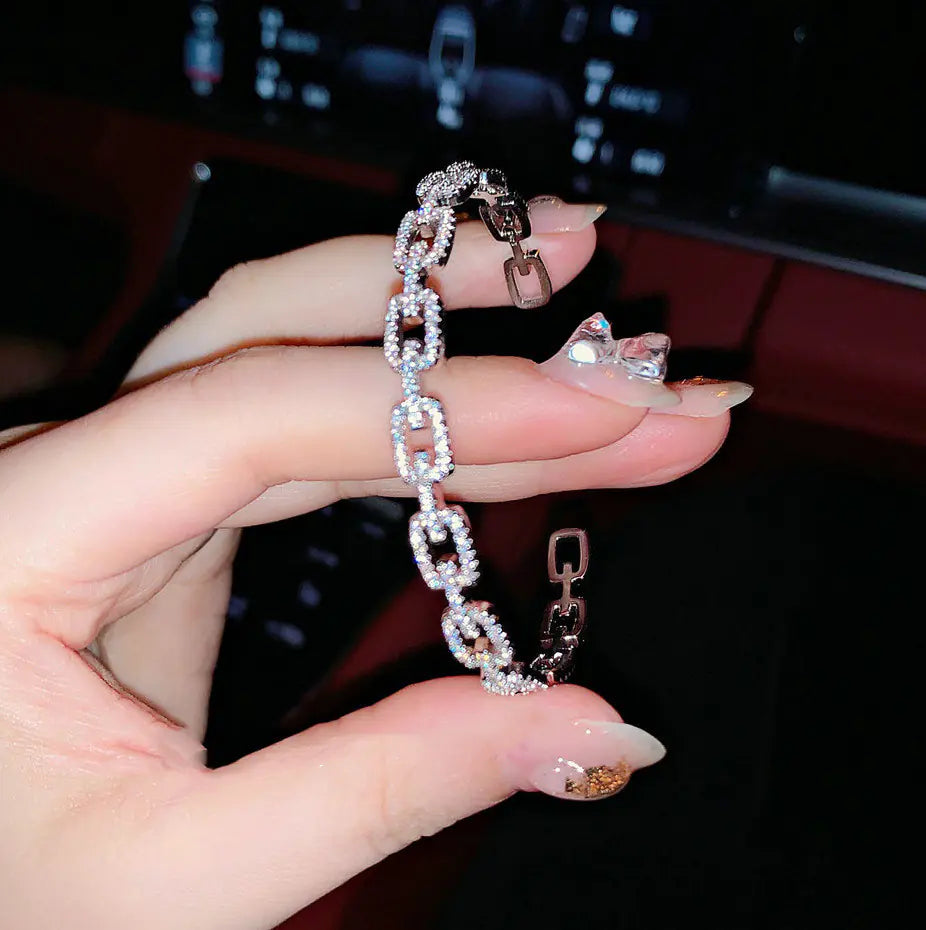 Luzora™ Stellar Radiance – Sparkling Star Silver Bangle